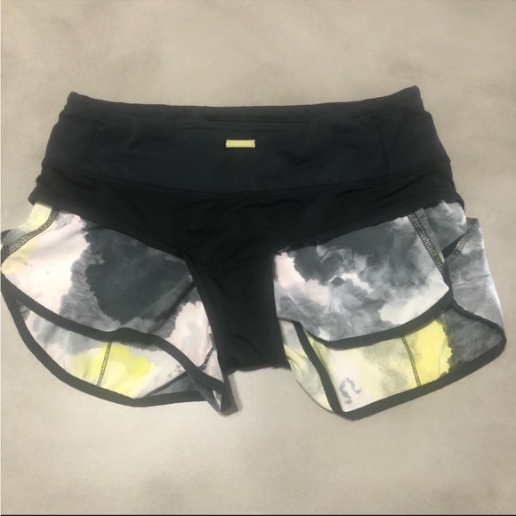 LULULEMON RARE Speed Short in Citron Tinted Canvas - Picture 3 of 5